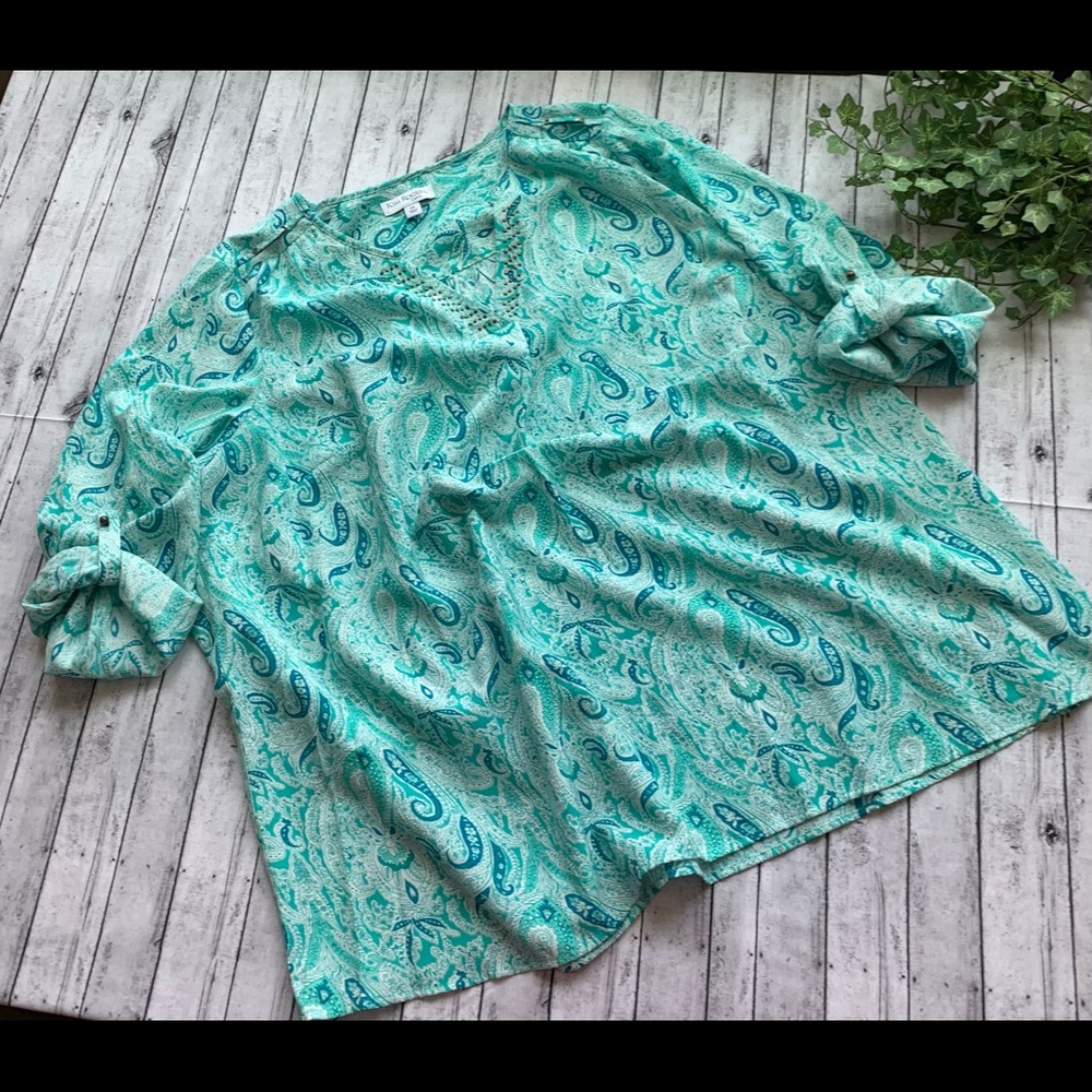Kim Rogers green paisley top